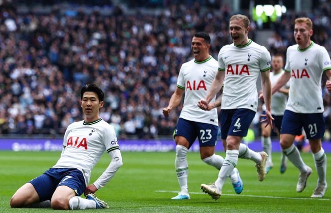  孙兴慜世界波破门，热刺绝平曼城保留争冠希望  