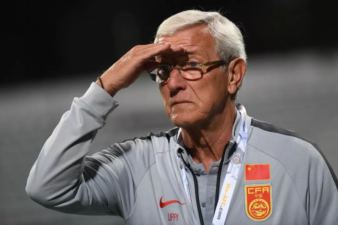  佛罗伦萨主帅突然辞职  